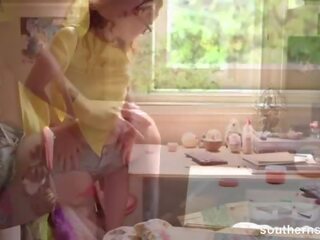 Rosie có các hairiest củ gừng âm hộ