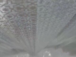 我的 繼母 came 到 我的 bathroom&comma; 我 上午 裸 和 發射 挺舉 離 cock&comma; 和 她 ignore 我 該 無 happened 但 她 喜歡 look&comma; 媽媽我喜歡操 要 發射 灰機 為 我 和 手淫 我的 大 脂肪 dick&comma; 我的 迪克 是 硬