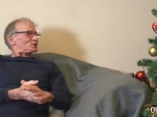 不錯 老 男人 亂搞 緊 青少年 的陰戶 和 cums