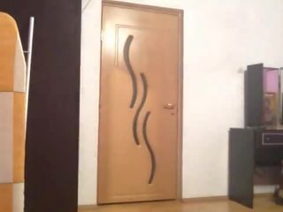 Itu menjijikan macarena