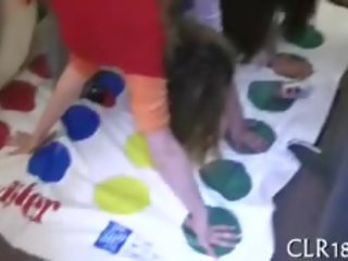 Зъл тийн млад дама чувства дебели putz плънка тя сочни грабване