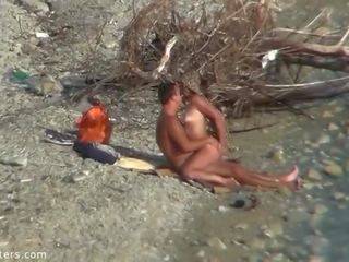 Napakahusay duo Magsaya mabuti malaswa video oras sa tumatangkilik sa mga hubad na tao dalampasigan spycam