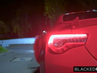 Blackedraw вона sneaks з для деякі біб
