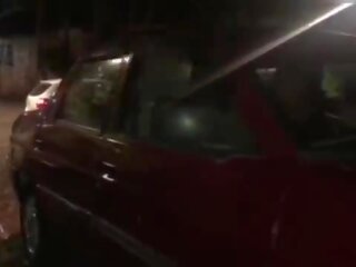 Conheci um novinho gostoso 无 角色 e pedi pra ele 我 comer 无 seu carro