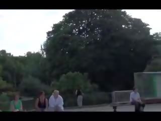 Eiffel tower công khai giới tính video video