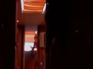 두 lezboes 나타샤 과 vika 재생