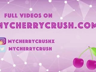 Captivating 贓物 戲弄 在 短褲 和 自慰 同 玩具 - cherrycrush