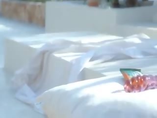 Extremely wow pawadonan toying on a sunbed