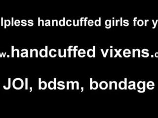 我 感覺 喜歡 一 實 特點 在 distress 在 這些 handcuffs 穰