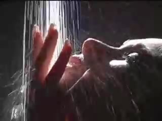 Kuum, karm räpane video koos gaasriie mynx