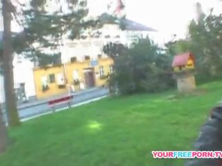 성인 영화 와 바람직한 낯선 사람 뒤에 그만큼 abandonded 집
