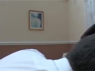 늙은 젊은 여자 에 스타킹