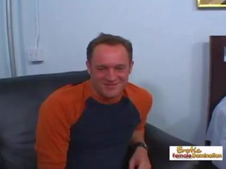 Hervorragend vollbusig milf bekommen tief gebohrt von hinten im vorderseite von sie ehemann